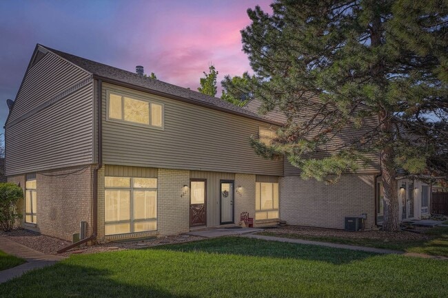 property at 4273 W Ponds Cir