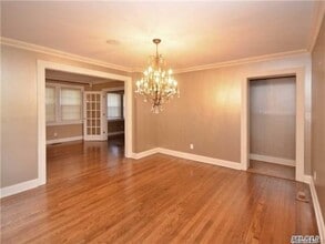 25 Gaynor Ave in Manhasset, NY - Building Photo - Building Photo