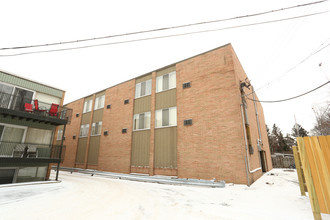 Studio House Apartments in East Lansing, MI - Building Photo - Building Photo