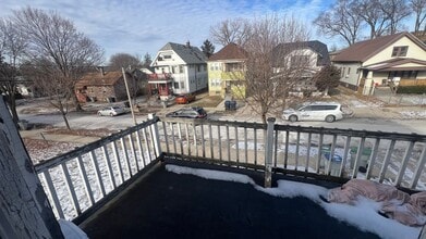 2421-2423-2423 W Finn Pl in Milwaukee, WI - Building Photo - Building Photo