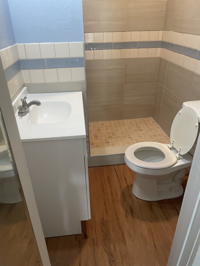 property at 114 N Helme Pl