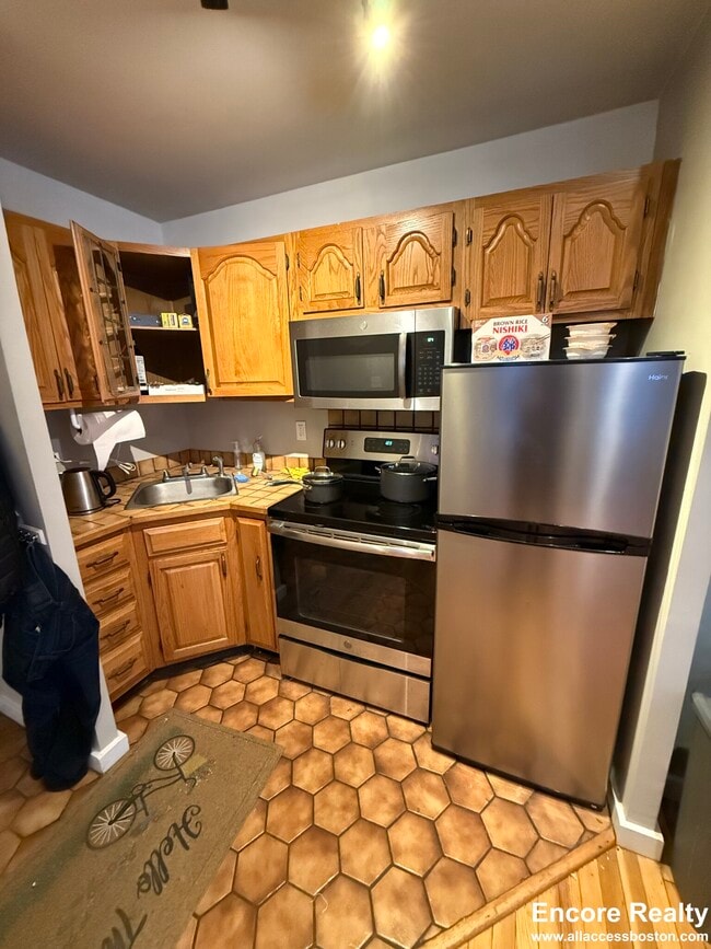 82 Phillips St in Boston, MA - Building Photo - Building Photo