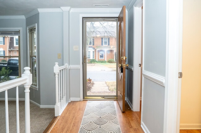 1026 Tottenham Ln in Virginia Beach, VA - Building Photo - Building Photo