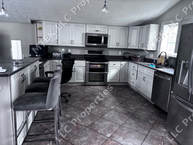 8 Pinehurst Ct in Fairfield, OH - Building Photo - Building Photo