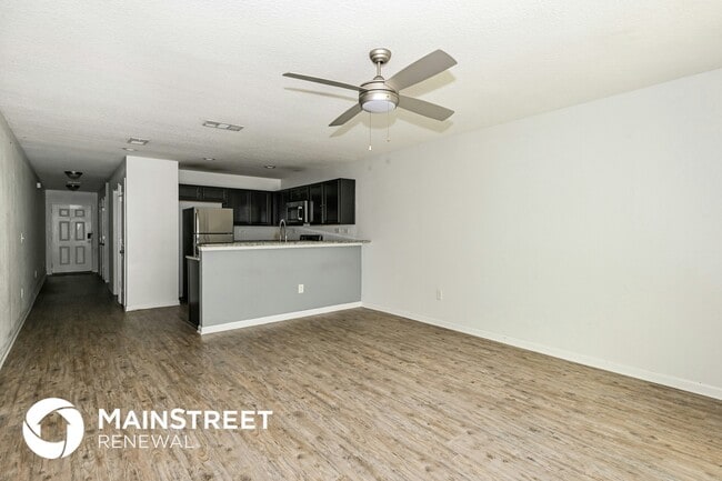 524 Eiseman Wy in Jacksonville, FL - Foto de edificio - Building Photo