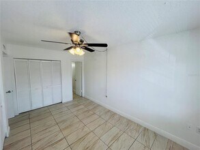 4725 S Texas Ave in Orlando, FL - Building Photo - Building Photo