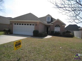 218 Carrington Ln in Centerville, GA - Building Photo