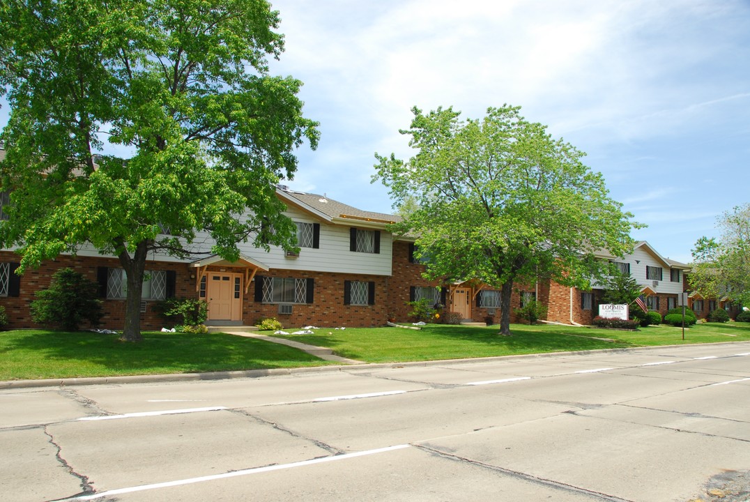 4340 W Loomis in Greenfield, WI - Building Photo