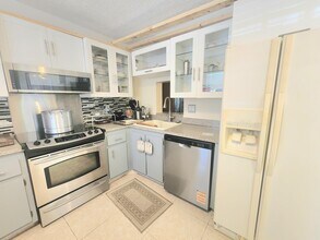 3959 Via Poinciana in Greenacres, FL - Building Photo - Building Photo