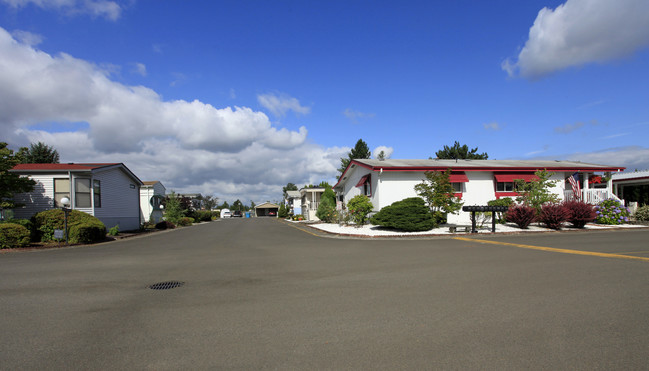 Green Tea Mobile Home Park in Gresham, OR - Foto de edificio - Building Photo