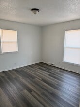 6527 NW Fairway Dr in Kansas City, MO - Building Photo - Building Photo