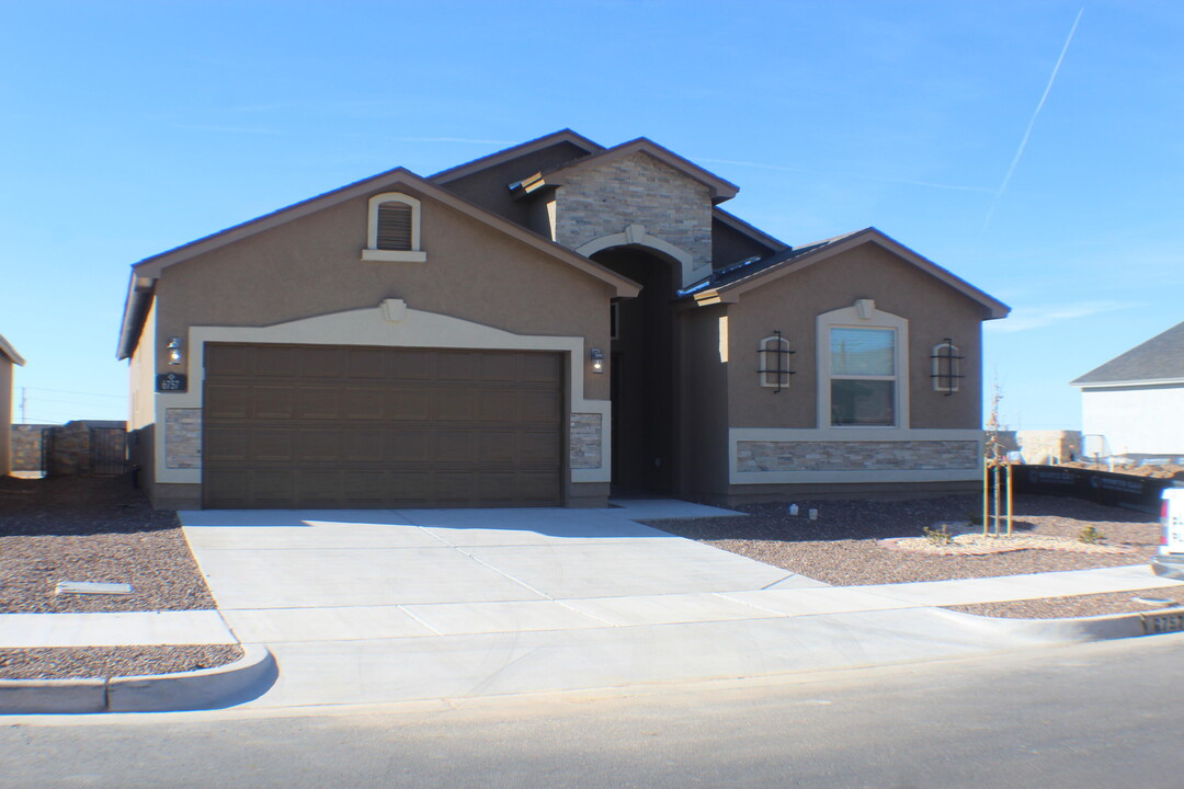 6757 Ixtapa Pl in El Paso, TX - Building Photo