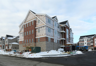 Northern Pass Apartments & Condos in Cohoes, NY - Foto de edificio - Building Photo