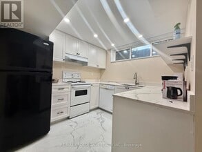 364 Bent Crescent in Richmond Hill, ON - Building Photo - Building Photo