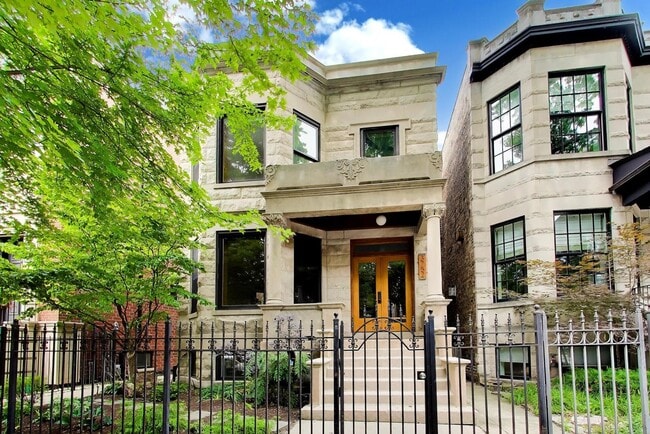 property at 3752 N Wayne Ave