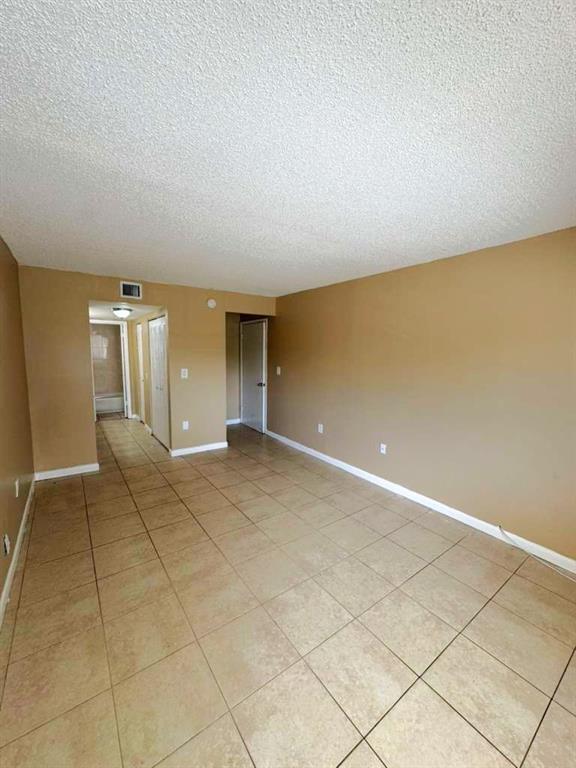 711 N Pine Island Rd, Unit 213 in Plantation, FL - Foto de edificio - Building Photo