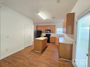 4021 Fifendrum Ln in Charlotte, NC - Building Photo - Building Photo