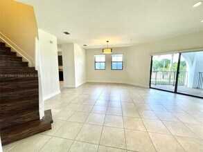10600 NW 88th St in Doral, FL - Building Photo - Building Photo