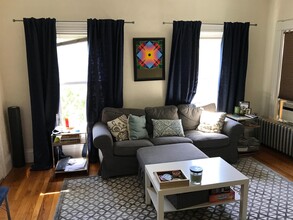 31 Chester St, Unit 2R in Somerville, MA - Foto de edificio - Building Photo