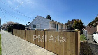 317 Pelly Ave N in Renton, WA - Building Photo