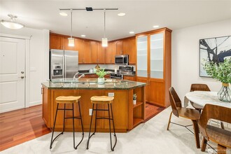3150 W Government Way in Seattle, WA - Building Photo - Building Photo