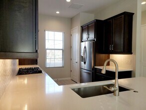 6519 E Bluefield Ave in Phoenix, AZ - Building Photo - Building Photo