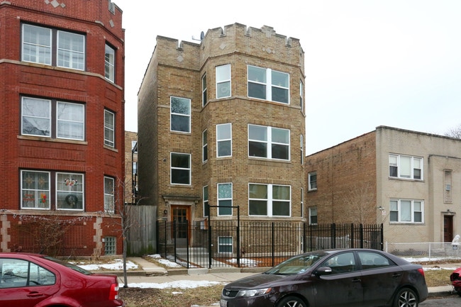 7408 N Hoyne Ave in Chicago, IL - Building Photo - Building Photo