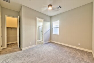 13 Via Tiberina in Henderson, NV - Building Photo - Building Photo