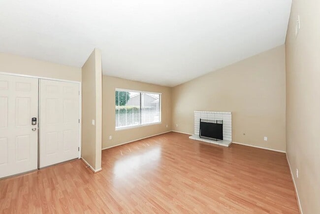 12415 Felt Ct in Moreno Valley, CA - Foto de edificio - Building Photo