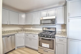 185 N Gregory St in Aurora, IL - Building Photo - Building Photo