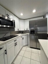 701 Pine Dr in Pompano Beach, FL - Building Photo - Building Photo