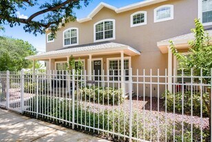 3702 W Cass St in Tampa, FL - Building Photo