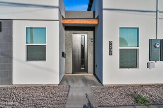 9507 N 12th St in Phoenix, AZ - Building Photo - Building Photo