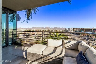 7180 E Kierland Blvd in Scottsdale, AZ - Building Photo