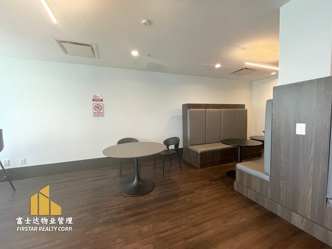 13350 Central Av in Surrey, BC - Building Photo - Building Photo
