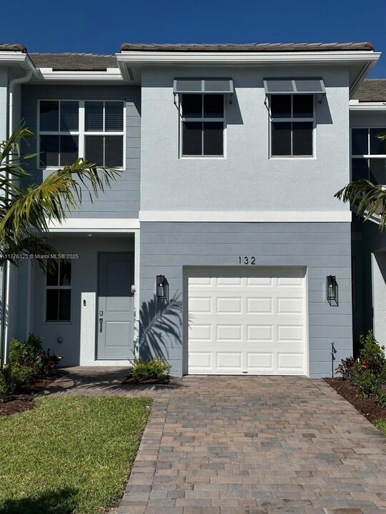 132 NE 14th St in Homestead, FL - Building Photo