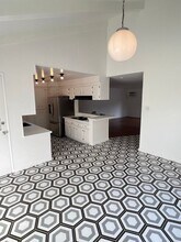 370 Obispo Ave in Long Beach, CA - Building Photo - Building Photo