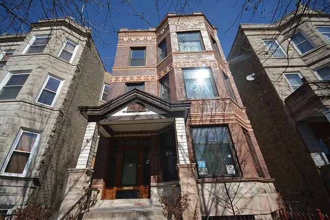 property at 3318 W Pierce Ave