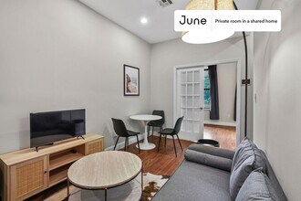 Private bedroom in 4 bed/1 bath Home in New York, NY - Building Photo - Building Photo