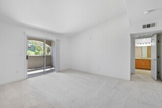 5055 W Hacienda Ave in Las Vegas, NV - Building Photo - Building Photo