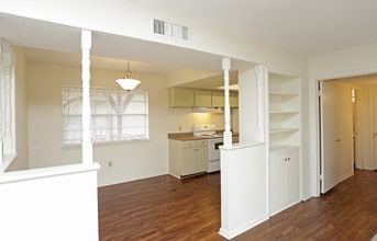 Canterbury House Apartments in Houma, LA - Building Photo - Interior Photo