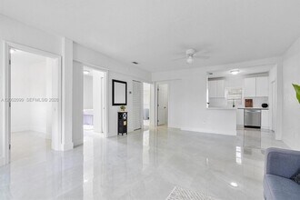 1810 NW 47th St in Miami, FL - Building Photo - Building Photo