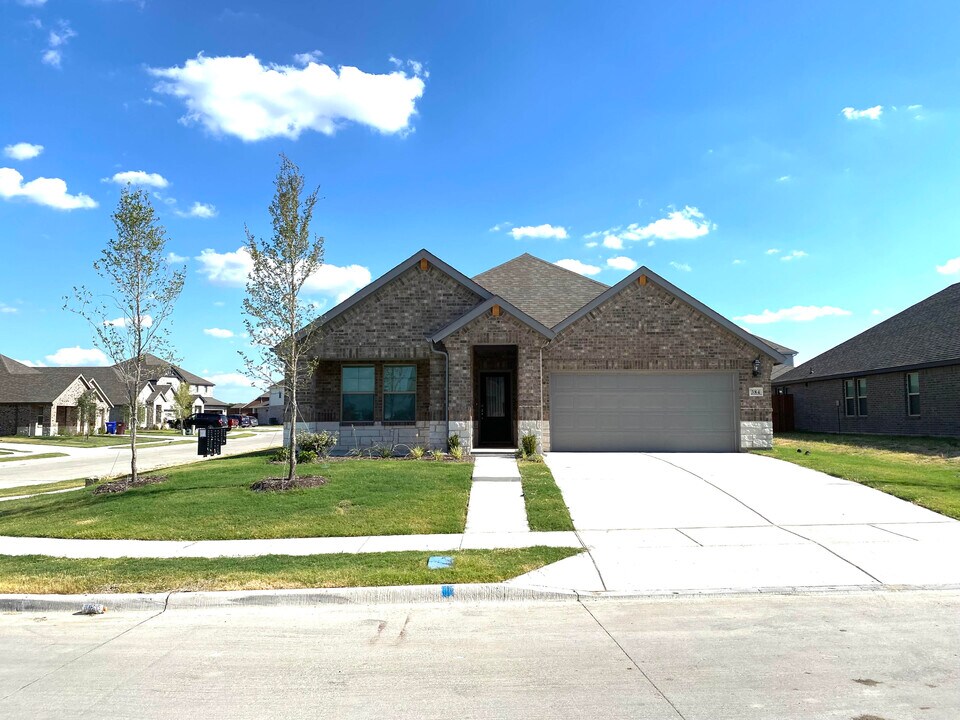 384 Mohan Dr in Royse City, TX - Building Photo