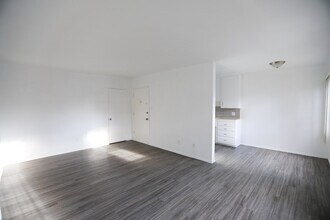 260 S Sycamore Ave, Unit 31 in Los Angeles, CA - Foto de edificio - Building Photo