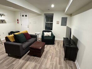 1830 Ontario Pl NW, Unit Apt B in Washington, DC - Building Photo - Building Photo