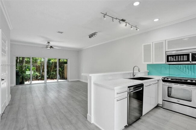 property at 835 NE 19th Ave