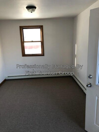 40 Plain St-Unit -Unit 1 in Taunton, MA - Foto de edificio - Building Photo