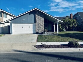 14762 Foxcroft Rd in Tustin, CA - Building Photo