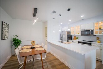 10616 Mellow Meadow Dr in Austin, TX - Building Photo - Building Photo