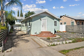 2307 Harwood St in Los Angeles, CA - Building Photo - Building Photo